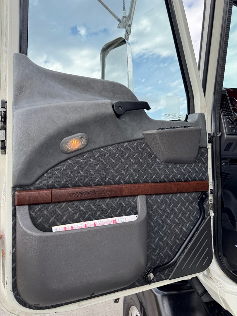 2018 Mack CXU613 - image 11